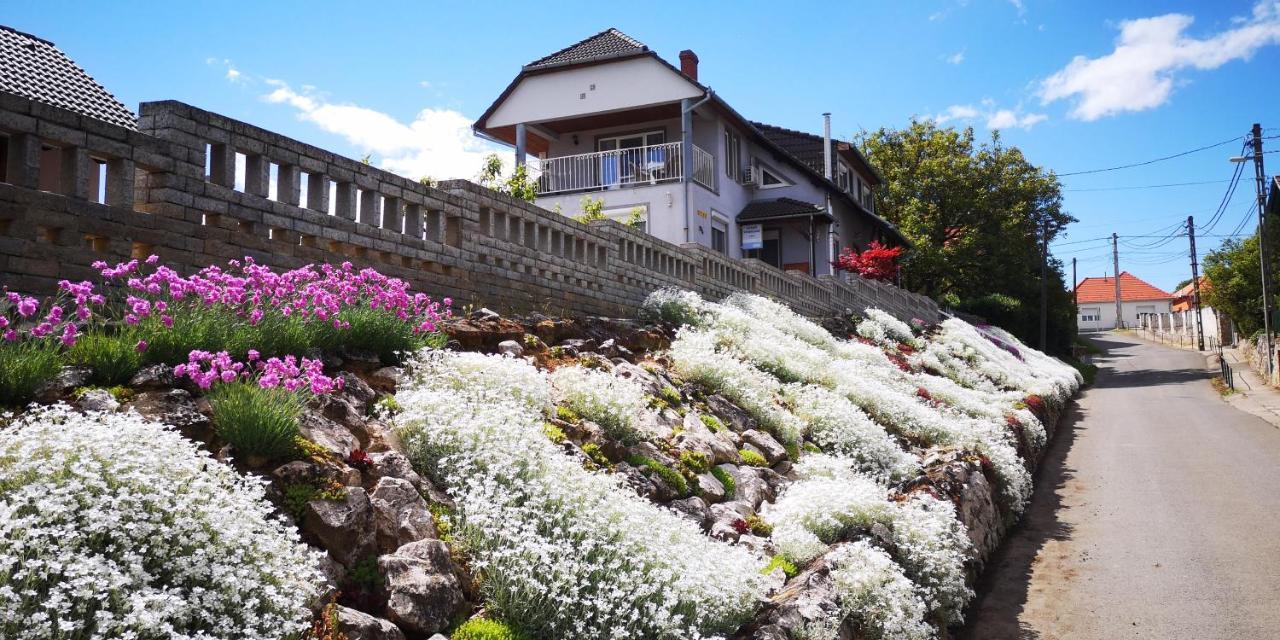 Szabo Vendeghaz Hotel Villány Exterior photo